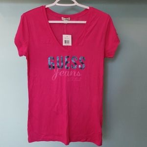 🦩 Guess | BNWT | Pink T-Shirt 🦩
